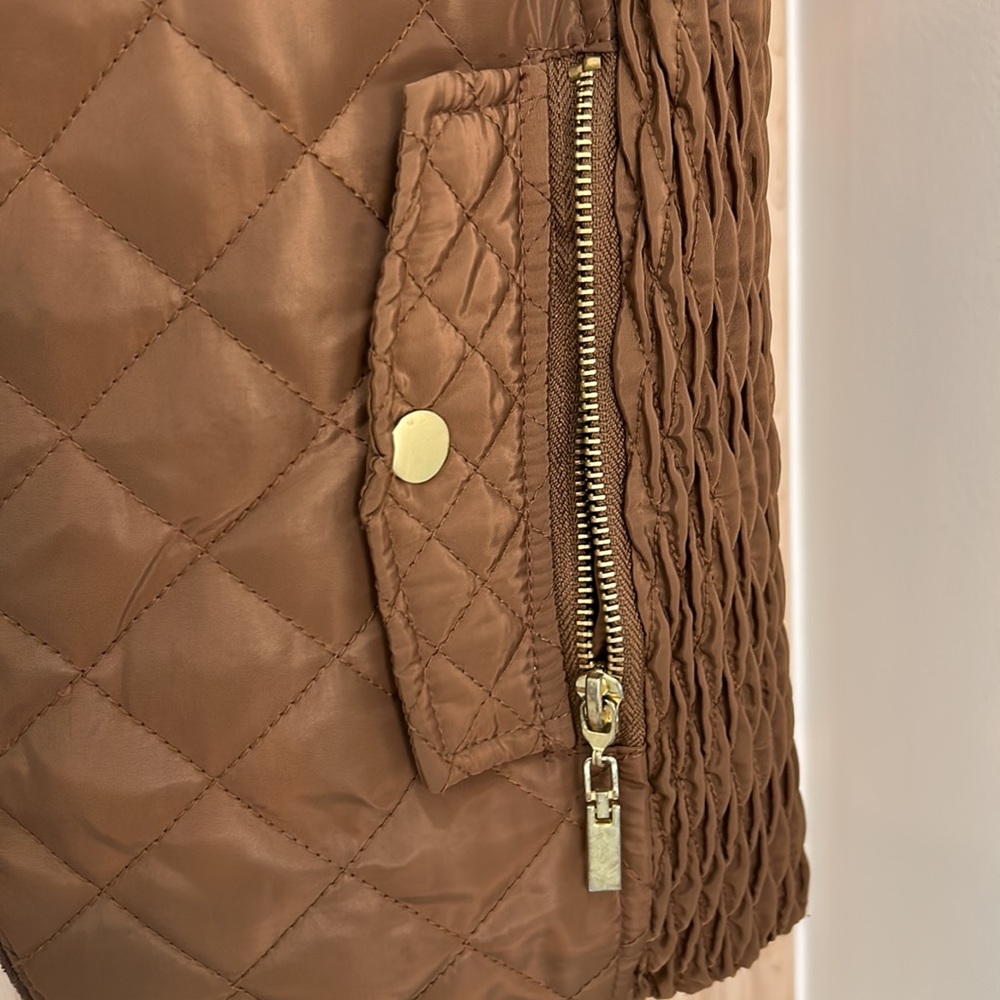 Winter Vest. Super Soft Inside, Mint Condition. S… - image 4